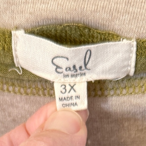 Easel Two-Tone Shirt with Leopard Print - Picture 3 of 4